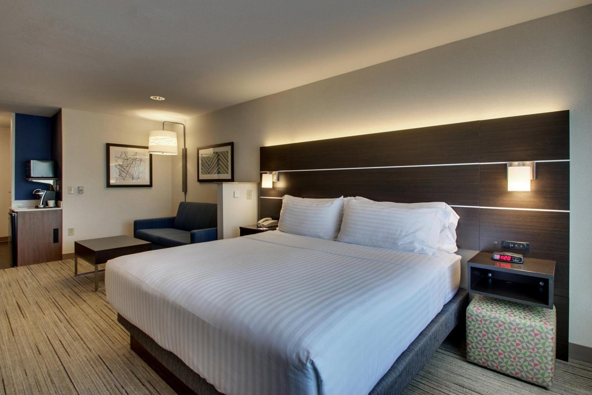 Holiday Inn Express Hotel & Suites Morris By Ihg Exteriér fotografie